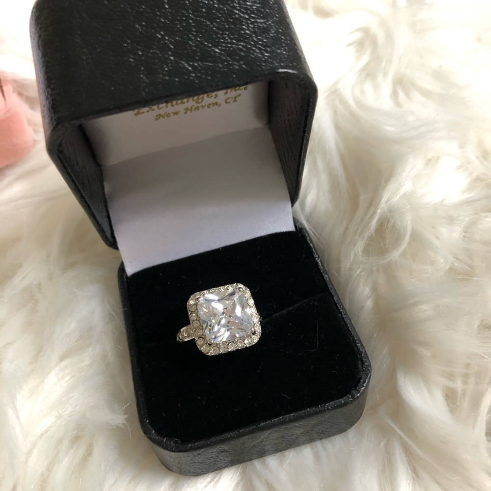 Fashion silver rhinestone ring